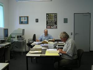 Im Besucherraum des Kreisarchives